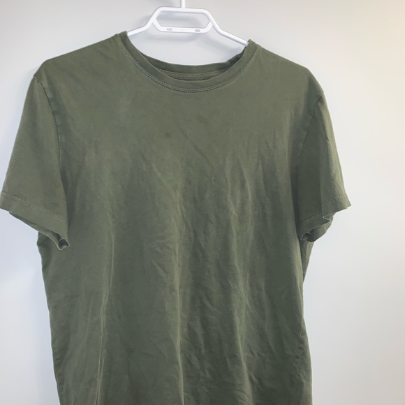 Green t shirt - Picture 1 of 1